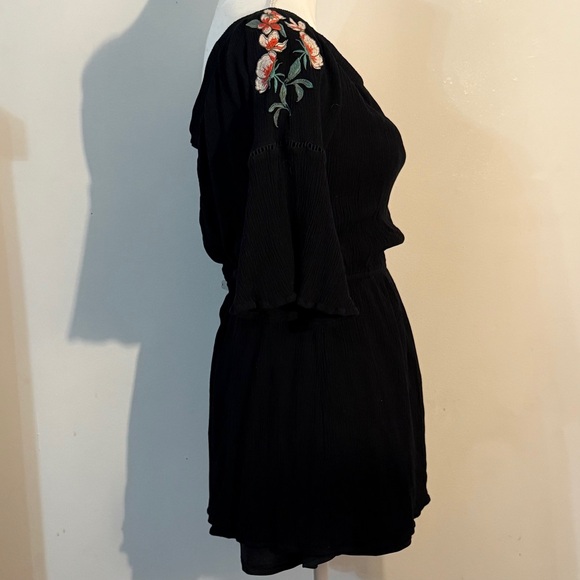 Love, Fire Black Embroidered Bell Sleeve Romper - Size XL - Picture 2 of 7